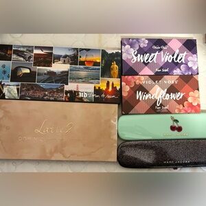 Eyeshadow palettes